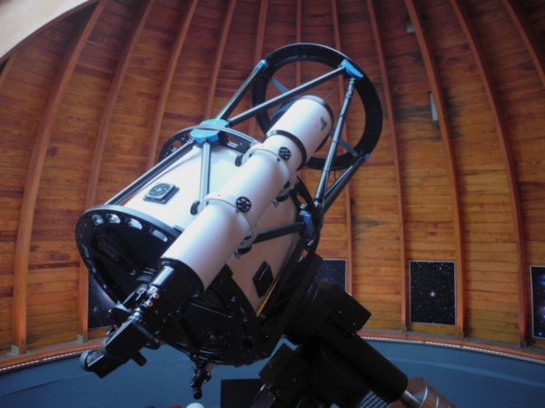 V roce 2024 byl dalekohled Celestron nahrazen vkonnjm dalekohledem od vrobce Plane Wave. Foto: Jaromr Ciesla